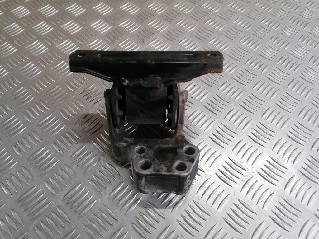 Dzinēja kronšteins priekš CITROEN C-CROSSER 2009 2 Dzinēja kronšteins priekš CITROEN C-CROSSER 2009