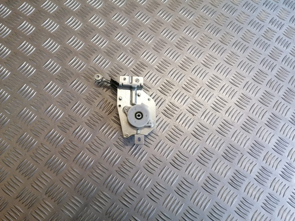 Bagažnieka vāka pacelšanas mehānisms priekš CITROEN C-CROSSER 2009 2 Bagažnieka vāka pacelšanas mehānisms priekš CITROEN C-CROSSER 2009