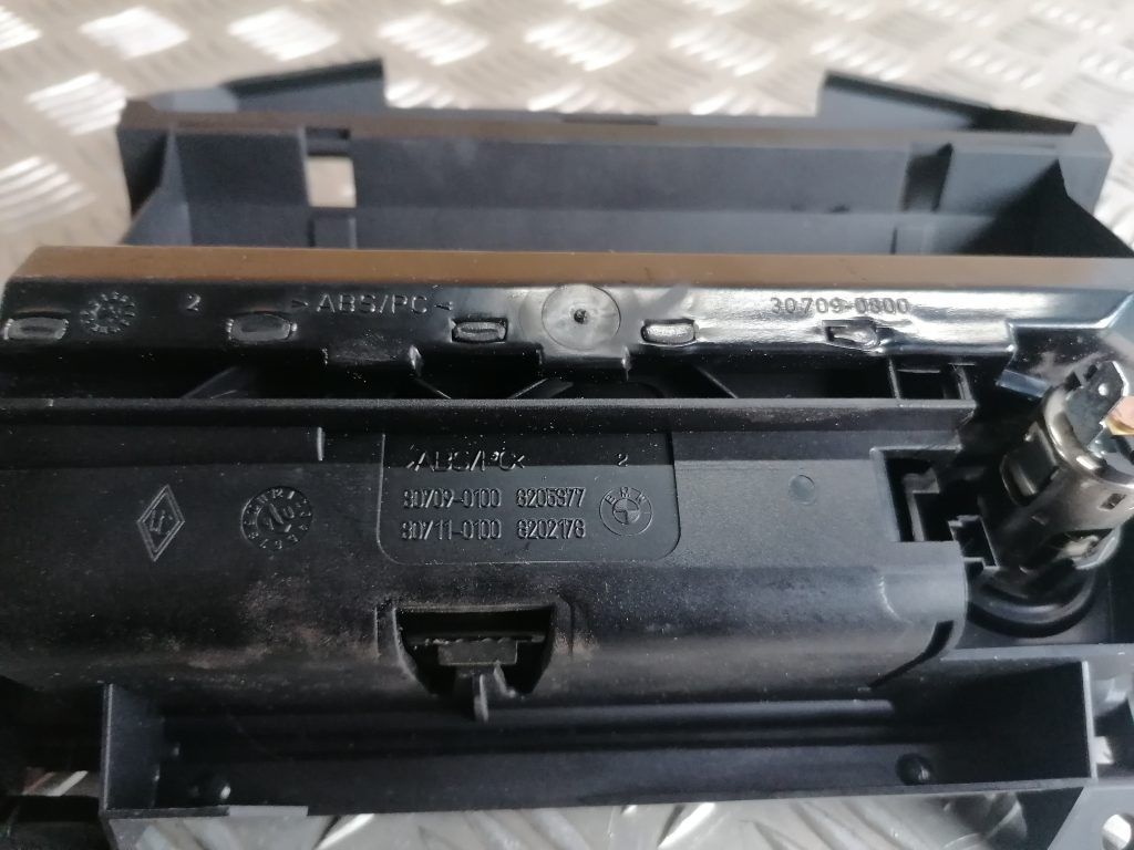 Pelnu trauks priekš BMW 320D E46 2004 TOURING 3 Pelnu trauks priekš BMW 320D E46 2004 TOURING