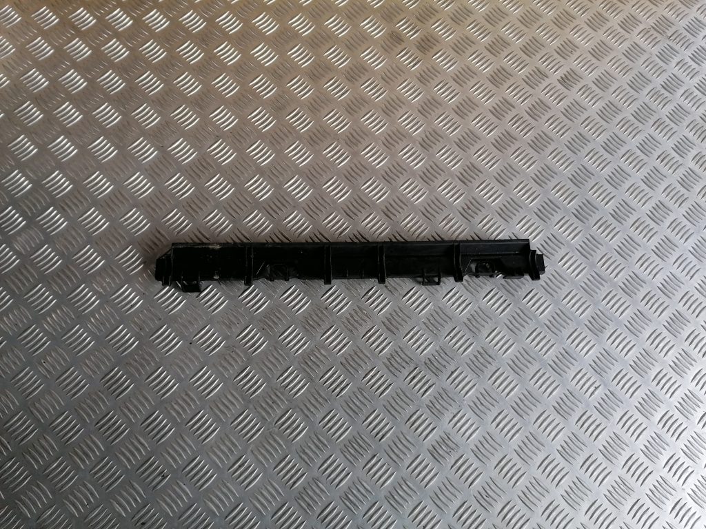 Radiatora kronšteins priekš BMW 320D E46 2004 TOURING 2 Radiatora kronšteins priekš BMW 320D E46 2004 TOURING