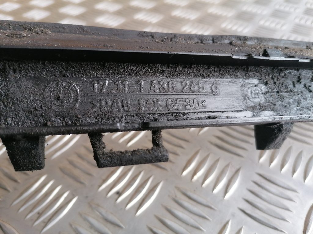 Radiatora kronšteins priekš BMW 320D E46 2004 TOURING 3 Radiatora kronšteins priekš BMW 320D E46 2004 TOURING