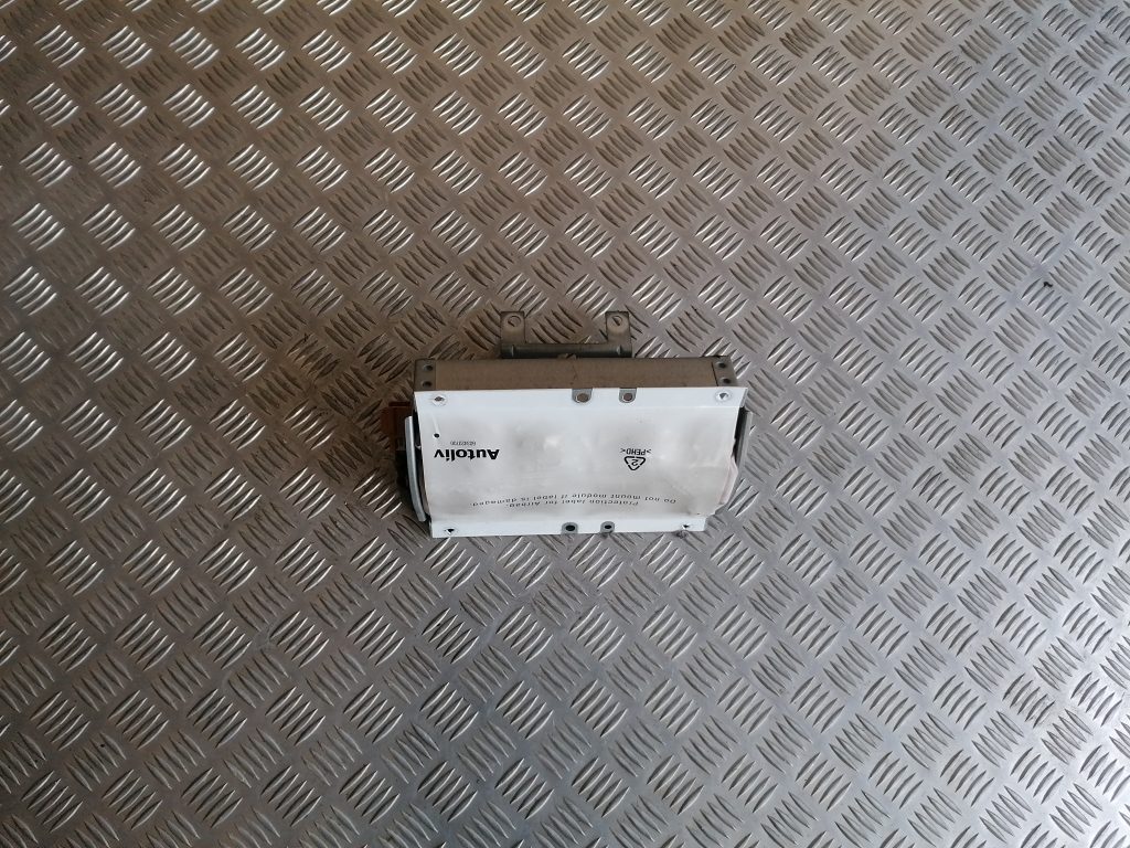 Mērinstrumentu paneļa drošības spilvens priekš VOLVO XC70 2007