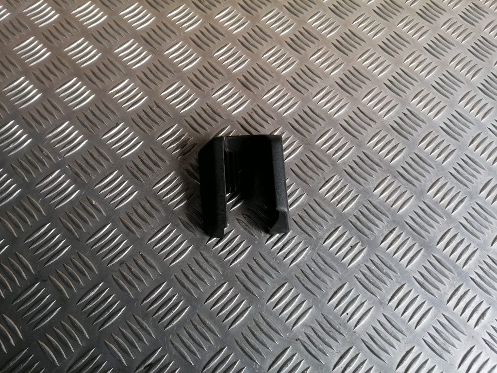 Salona plastmasa priekš VOLVO XC70 2007 1 Salona plastmasa priekš VOLVO XC70 2007