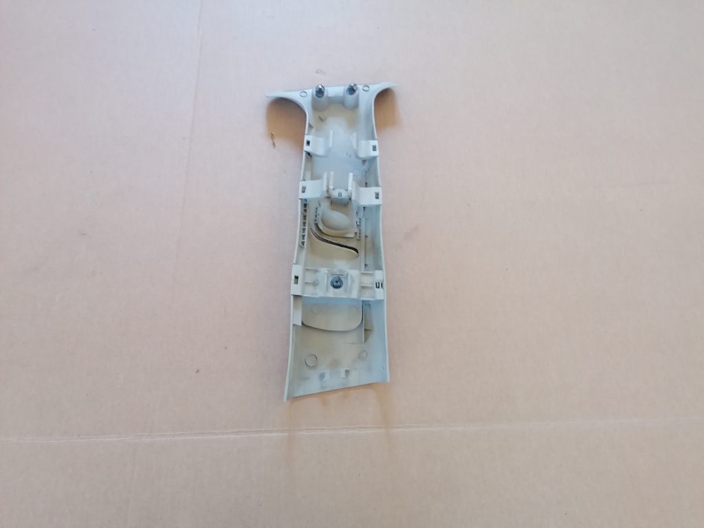 Vidējas salona statnes apdare priekš OPEL ZAFIRA 2004 2 Vidējas salona statnes apdare priekš OPEL ZAFIRA 2004