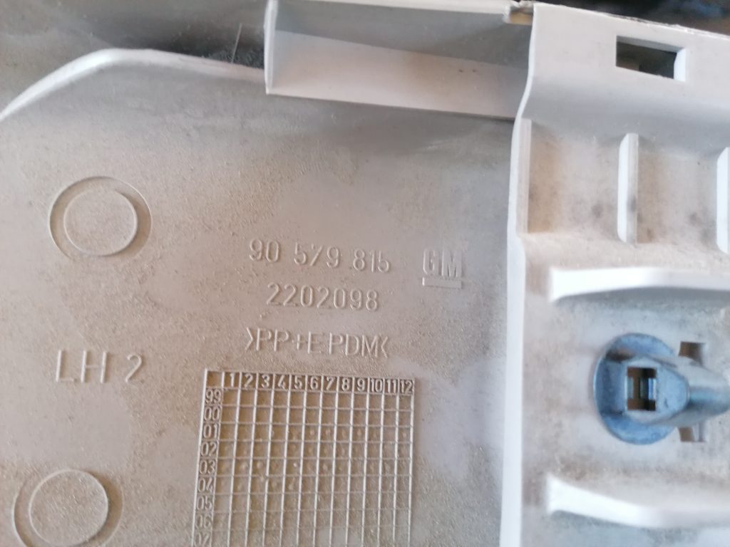 Vidējas salona statnes apdare priekš OPEL ZAFIRA 2004 3 Vidējas salona statnes apdare priekš OPEL ZAFIRA 2004