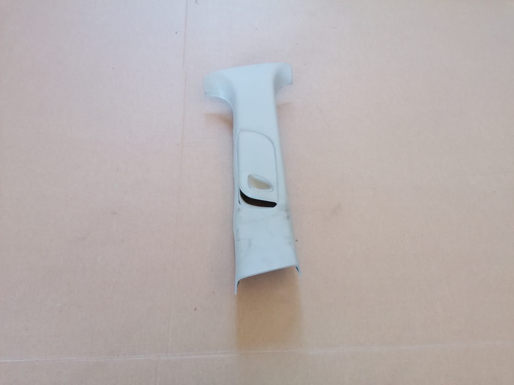 Vidējas salona statnes apdare priekš OPEL ZAFIRA 2004 1 Vidējas salona statnes apdare priekš OPEL ZAFIRA 2004