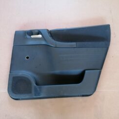Aizmugurējo labo durvju apdare priekš OPEL ZAFIRA 2004