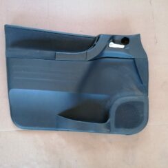 Priekšējo kreiso durvju apdare priekš OPEL ZAFIRA 2004