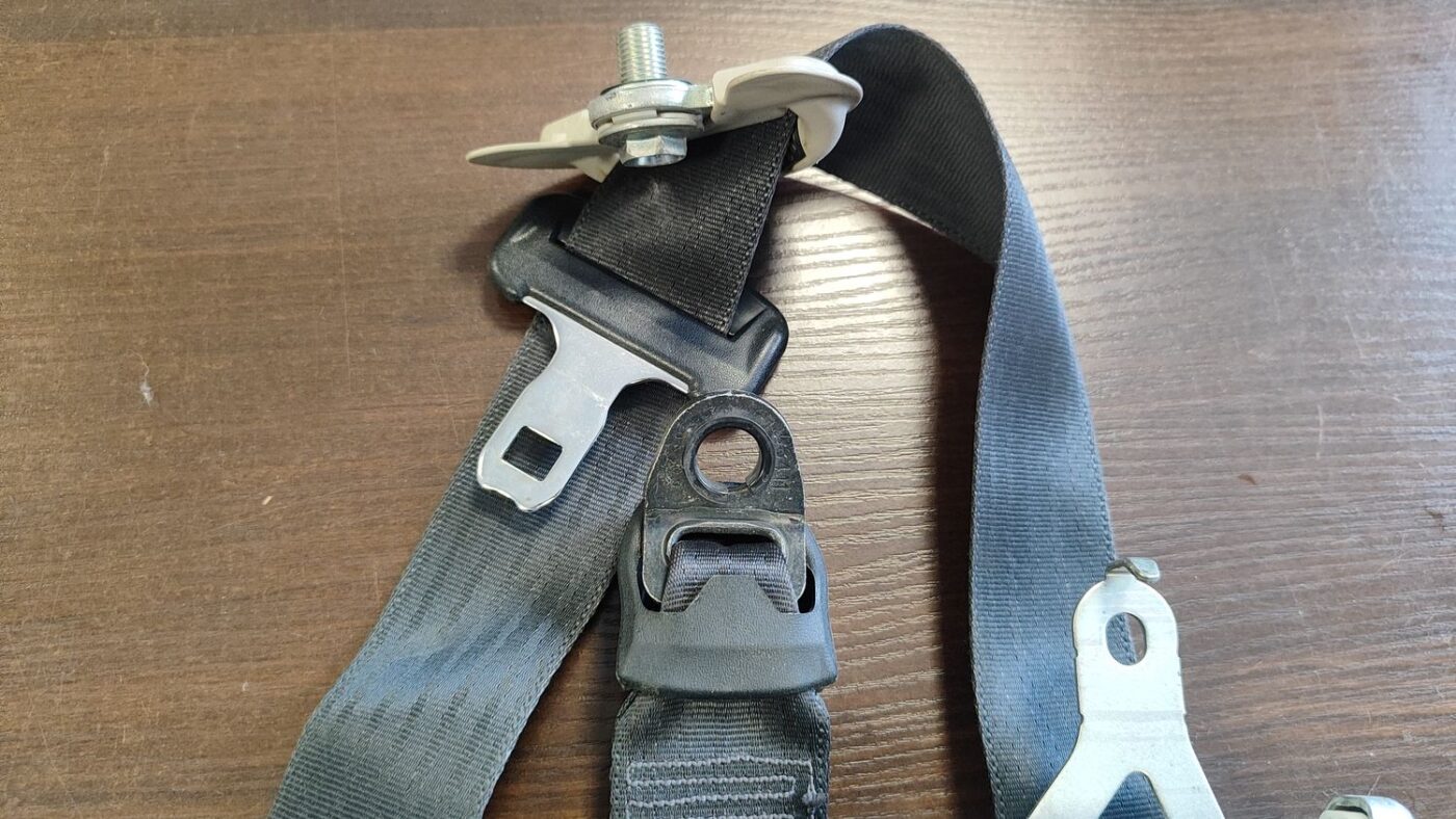 Priekšējā labā drošības josta priekš SUBARU LEGACY 2011 4 Priekšējā labā drošības josta priekš SUBARU LEGACY 2011