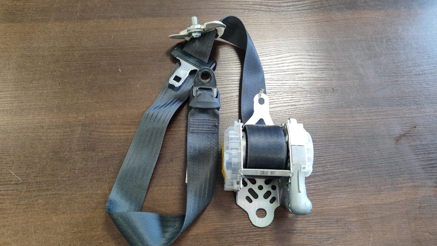 Priekšējā labā drošības josta priekš SUBARU LEGACY 2011 3 Priekšējā labā drošības josta priekš SUBARU LEGACY 2011