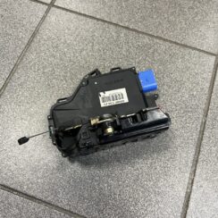 Priekšējo labo durvju slēdzene priekš VW TOURAN 2005