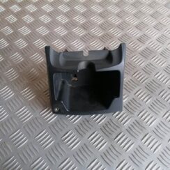 Centrālās konsoles nodalījums priekš VOLVO C30 2008 SILVER