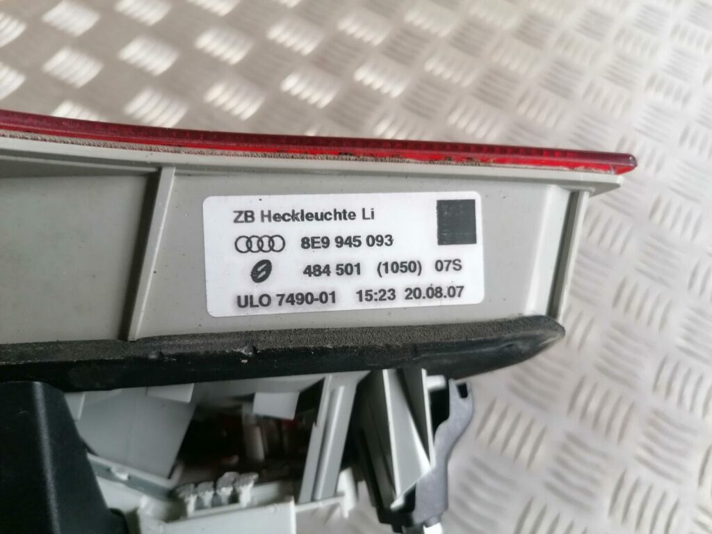 Bagāžnieka vāka kreisais lukturis priekš AUDI A4 2008 AVANT 3 Bagāžnieka vāka kreisais lukturis priekš AUDI A4 2008 AVANT