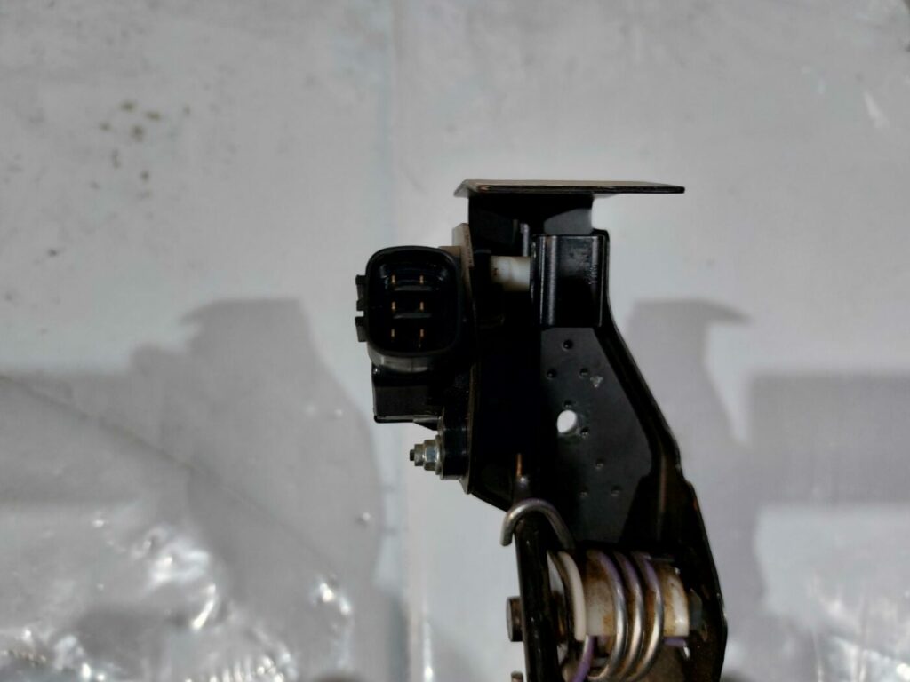 Gāzes pedālis priekš TOYOTA AVENSIS 2007 2 Gāzes pedālis priekš TOYOTA AVENSIS 2007