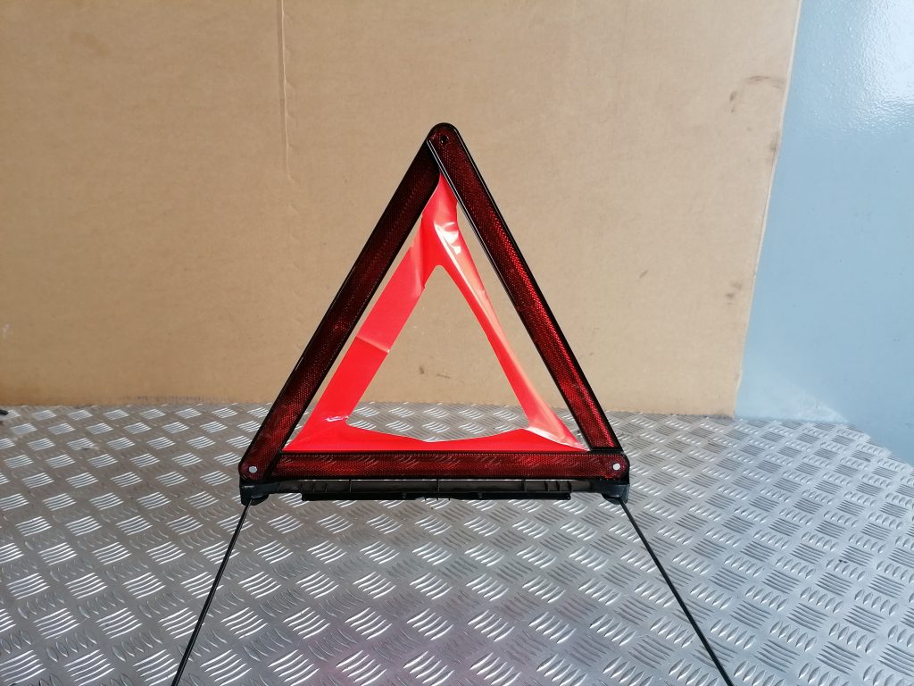 Brīdinājuma trīsstūris 1 Brīdinājuma trīsstūris