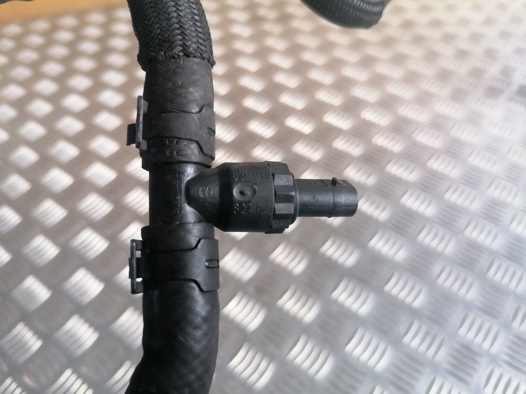 Degvielas caurule priekš VW GOLF VARIANT 2012 3 Degvielas caurule priekš VW GOLF VARIANT 2012