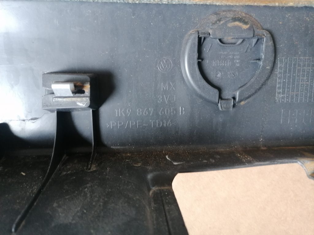 Bagāžnieka vāka liela apdare priekš VW GOLF VARIANT 2012 3 Bagāžnieka vāka liela apdare priekš VW GOLF VARIANT 2012