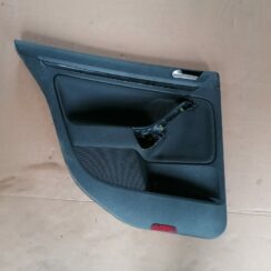 Aizmugurējo labo durvju apdare priekš VW GOLF VARIANT 2012