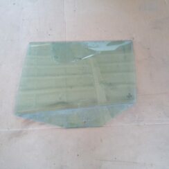 Aizmugurējo kreiso durvju stikls priekš VW GOLF VARIANT 2012