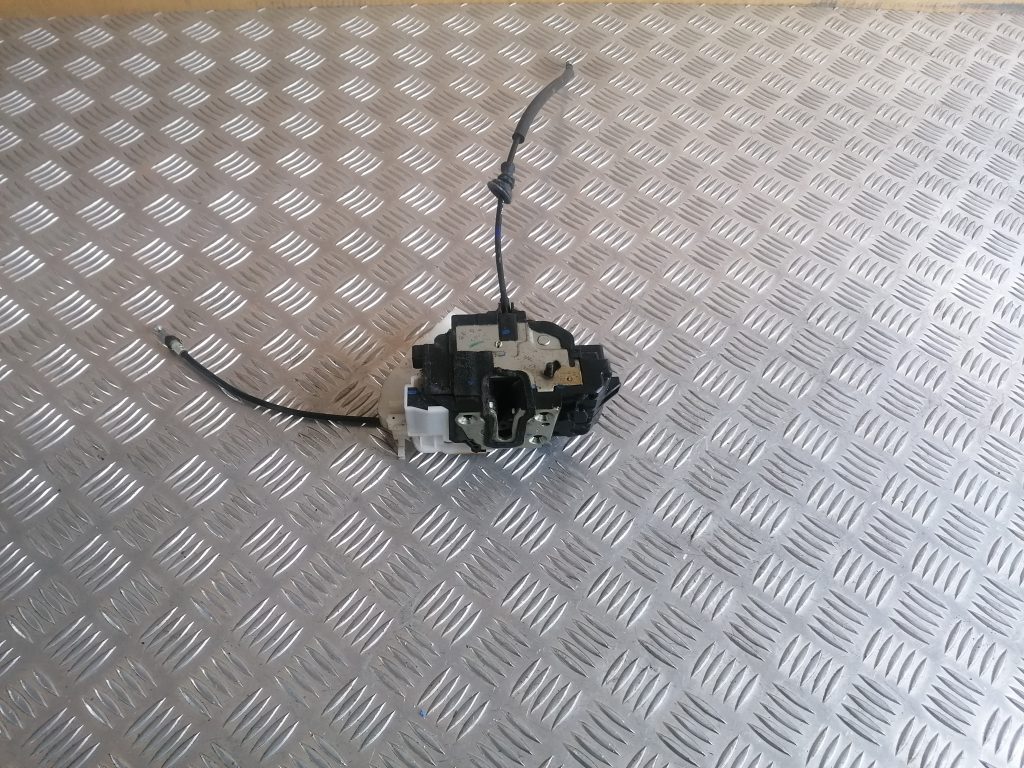 Aizmugurējo kreiso durvju slēdzene priekš KIA CEED 2007 1 Aizmugurējo kreiso durvju slēdzene priekš KIA CEED 2007