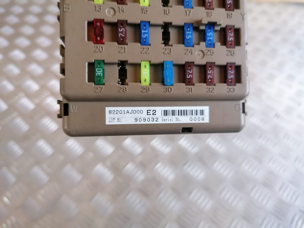 Drošinātāju relejas kaste priekš SUBARU LEGACY 2009 3 Drošinātāju relejas kaste priekš SUBARU LEGACY 2009