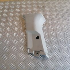 Aizmugurējas salona statnes apdare priekš SUBARU LEGACY 2009