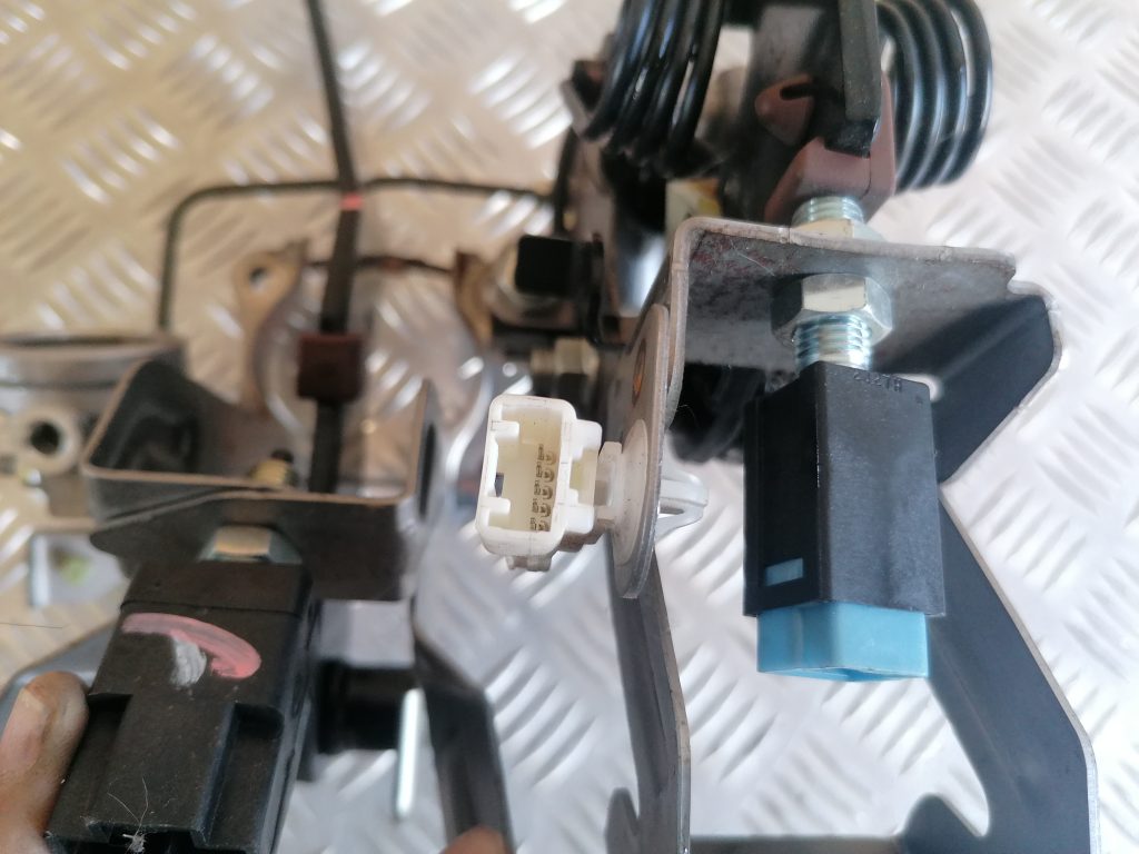 Pedāļu bloks priekš SUBARU LEGACY 2009 4 Pedāļu bloks priekš SUBARU LEGACY 2009