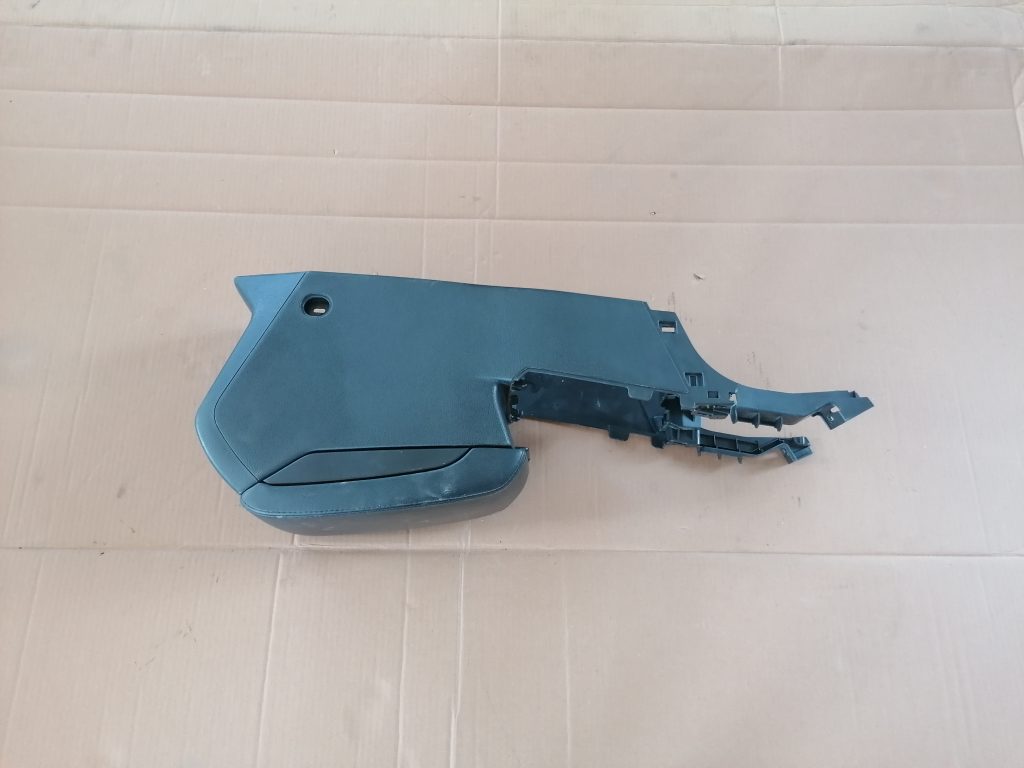 Centrālās konsoles apdares lielākā daļa priekš SUBARU LEGACY 2009 2 Centrālās konsoles apdares lielākā daļa priekš SUBARU LEGACY 2009