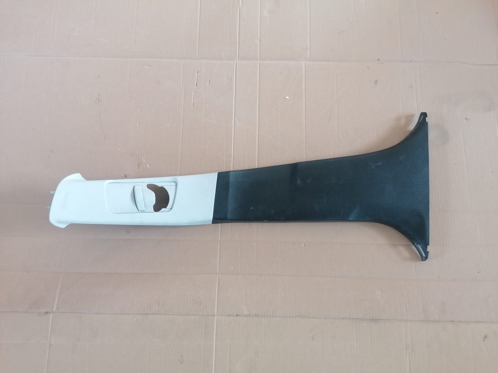 Vidējas salona statnes apdare priekš SUBARU LEGACY 2009