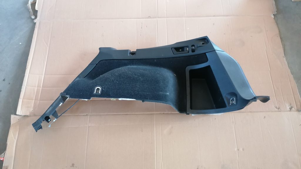 Bagāžnieka nodalījuma sānu apdare priekš SUBARU LEGACY 2009 1 Bagāžnieka nodalījuma sānu apdare priekš SUBARU LEGACY 2009