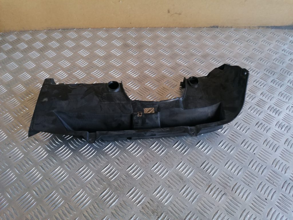 Mērinstrumentu paneļa iekšējā plastmasa priekš VW GOLF IV 1999 1 Mērinstrumentu paneļa iekšējā plastmasa priekš VW GOLF IV 1999