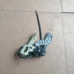 Aizmugurējo labo durvju slēdzene priekš KIA Sportage 2011-2016 814203U010