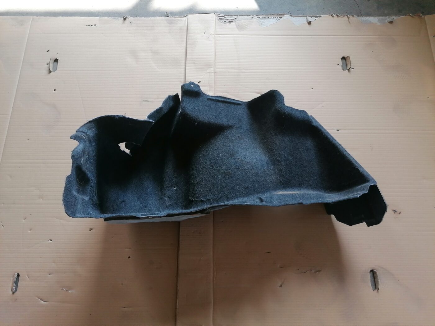 Bagāžnieka nodalījuma sānu apdare priekš HONDA ACCORD 2007 YR562P