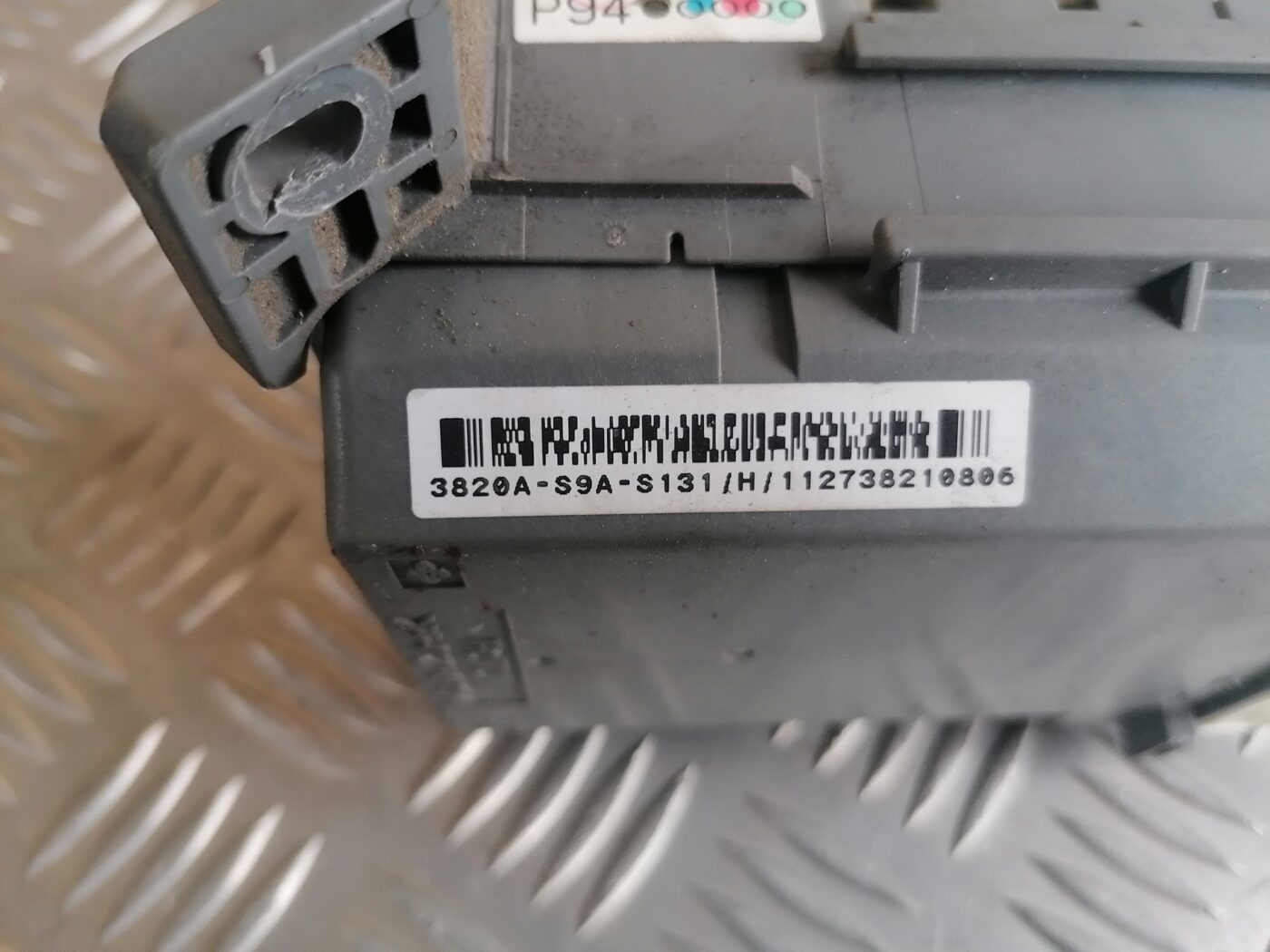 Drošinātāju relejas kaste priekš HONDA CR-V 2006 3 Drošinātāju relejas kaste priekš HONDA CR-V 2006