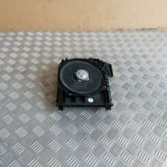 Skaļrunis (Sabvūferis) priekš BMW 520D F11 2011 TOURING