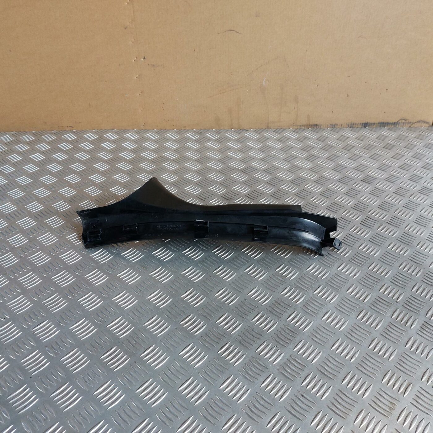 Sliekšņa aizmugurēja laba uzlika (salonā) priekš BMW 520D F11 2011 TOURING 2 Sliekšņa aizmugurēja laba uzlika (salonā) priekš BMW 520D F11 2011 TOURING