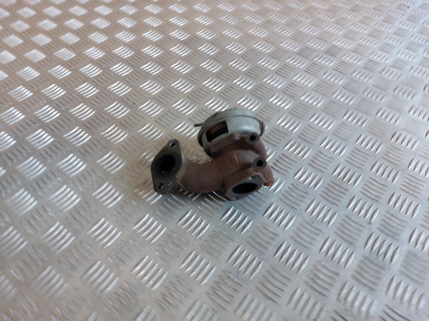 EGR vārsts priekš HONDA CIVIC 2006 1 EGR vārsts priekš HONDA CIVIC 2006