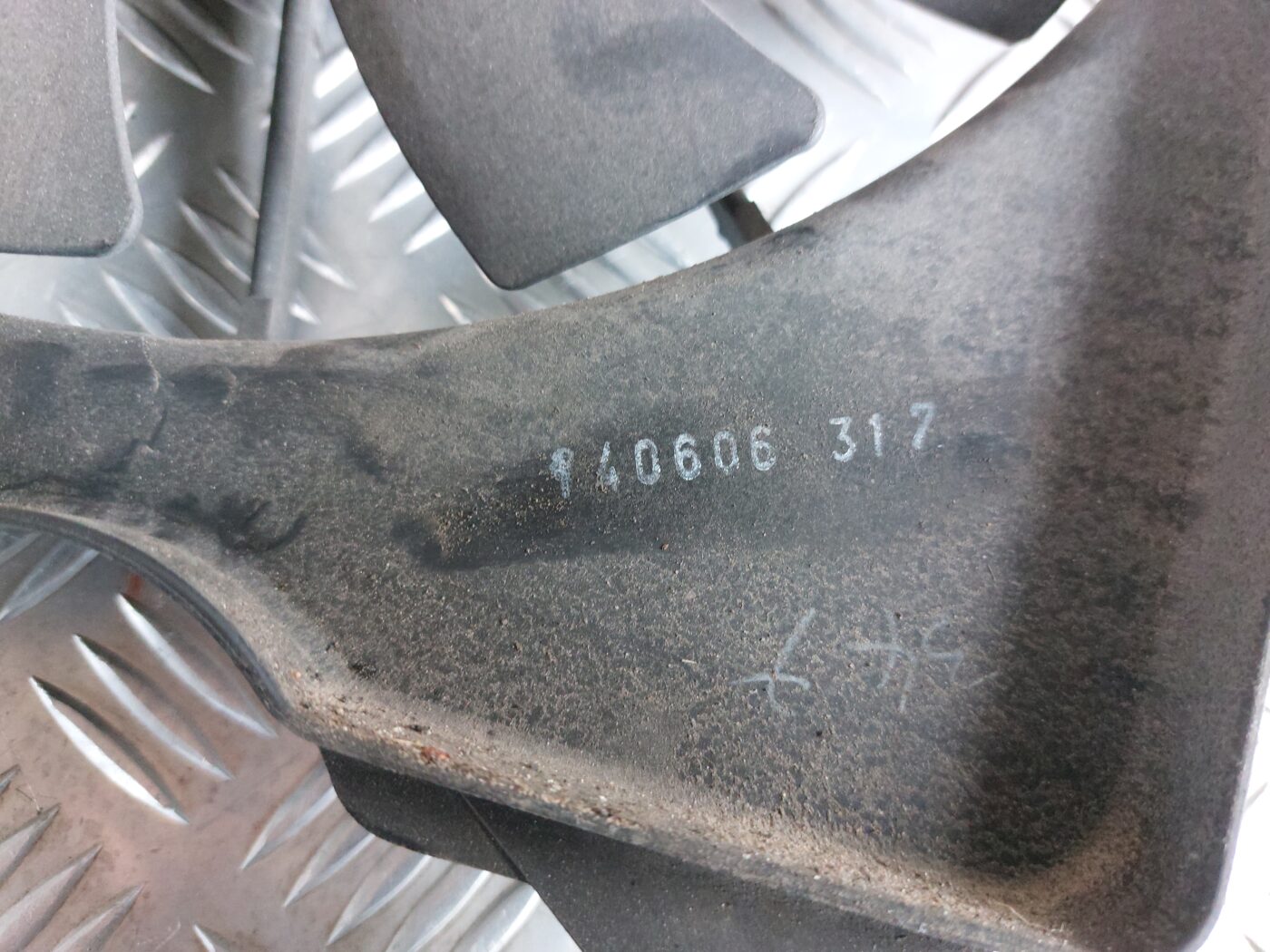 Dzesēšanas radiatora ventilators priekš HONDA CIVIC 2006 2 Dzesēšanas radiatora ventilators priekš HONDA CIVIC 2006