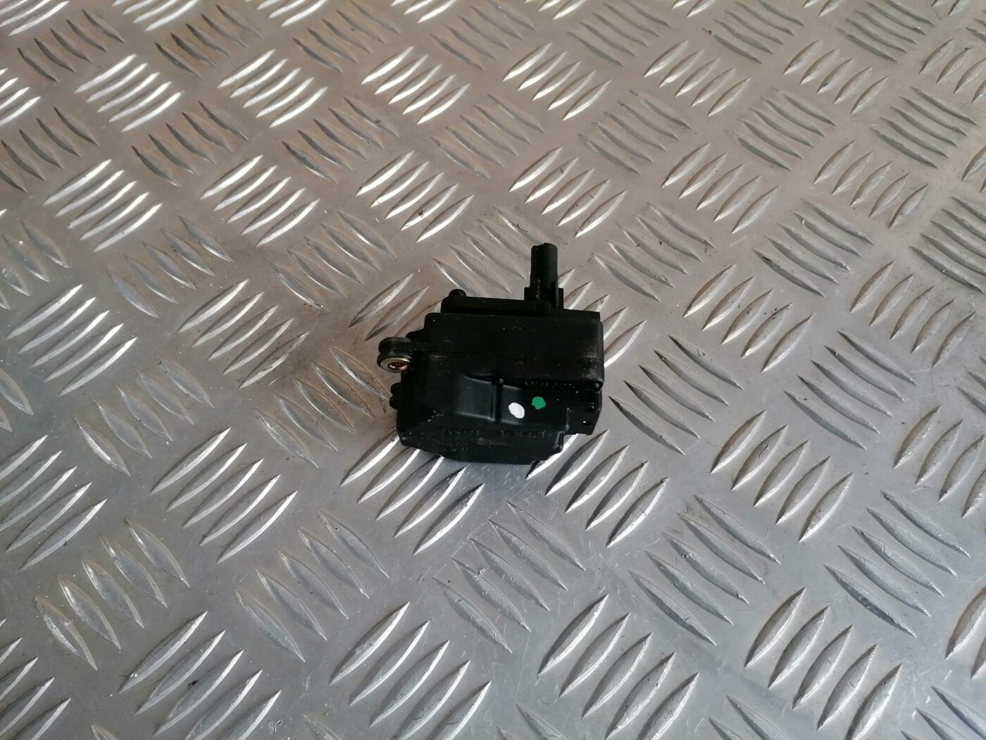 Apsildes sistēmas aktuators priekš VOLVO S80 2004