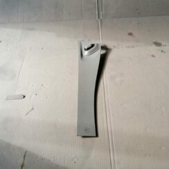 Centrālās konsoles (apdares) sānu panelis priekš VOLVO S80 2004