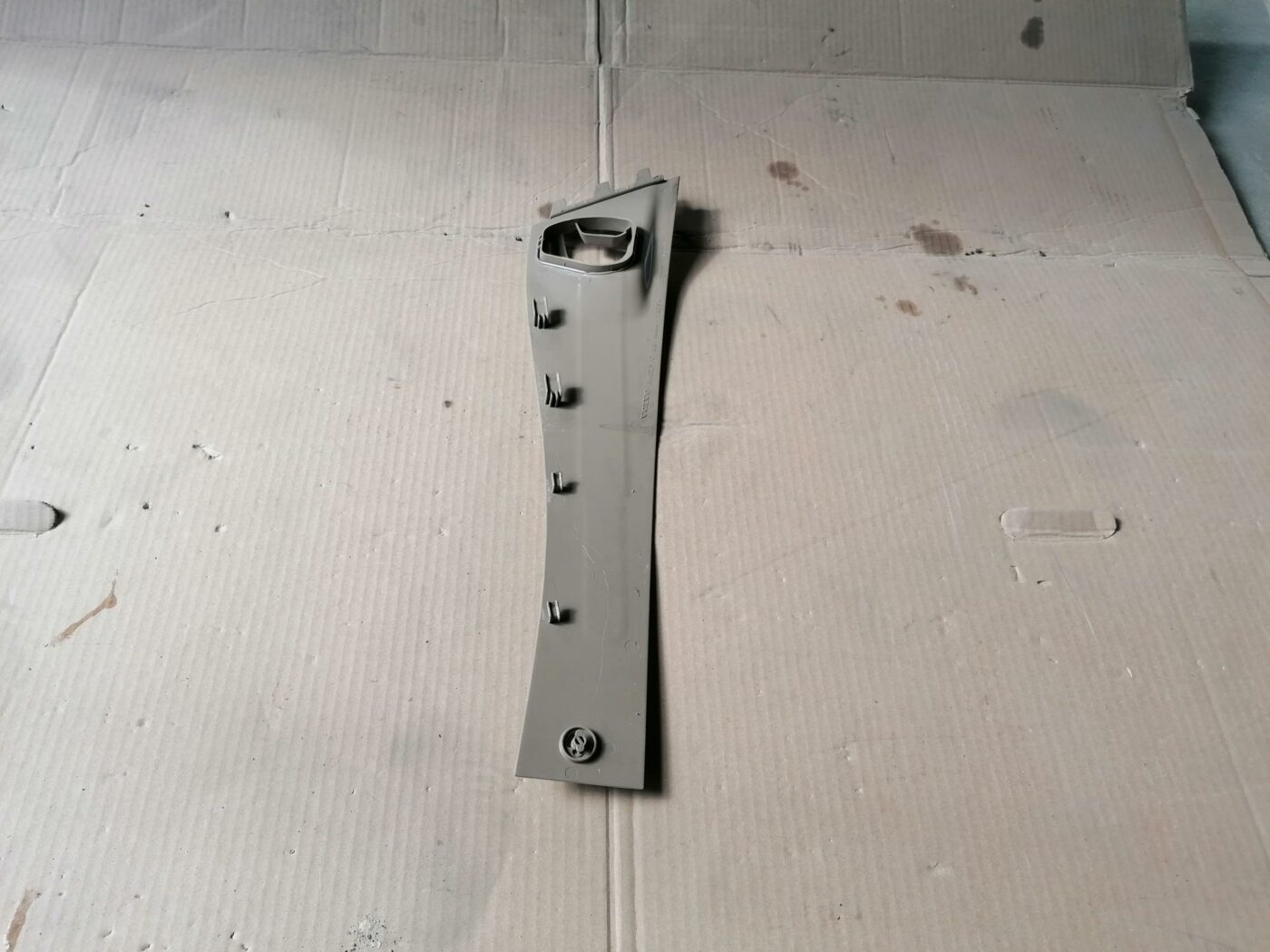 Centrālās konsoles (apdares) sānu panelis priekš VOLVO S80 2004 2 Centrālās konsoles (apdares) sānu panelis priekš VOLVO S80 2004