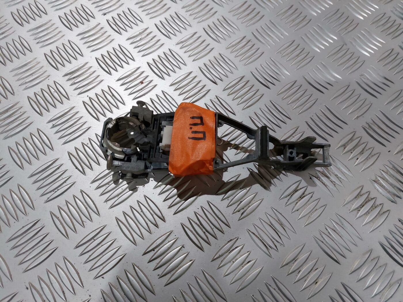 Durvju roktura iekšējais stiprinājums priekš VW JETTA 2008 1 Durvju roktura iekšējais stiprinājums priekš VW JETTA 2008