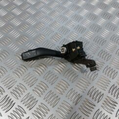 Pagrieziena rādītāju slēdzis priekš VW JETTA 2008