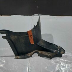 Priekšējais kreisais paspārns priekš VW JETTA 2008