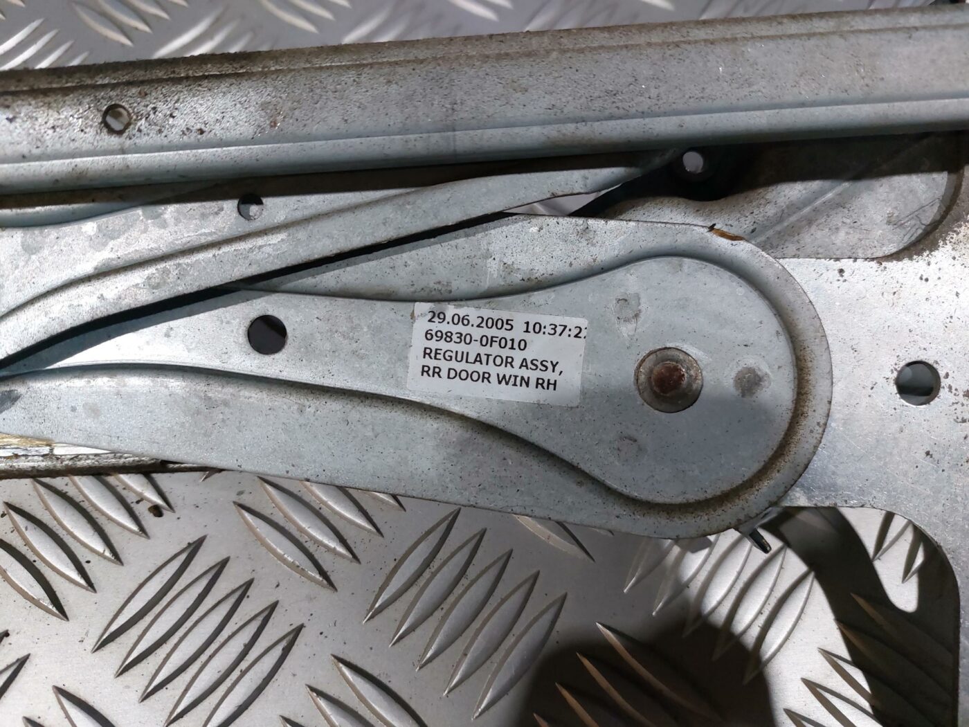 Stikla pacelšanas mehānisms aizmugurējais labais priekš TOYOTA COROLLA VERSO 2006 3 Stikla pacelšanas mehānisms aizmugurējais labais priekš TOYOTA COROLLA VERSO 2006