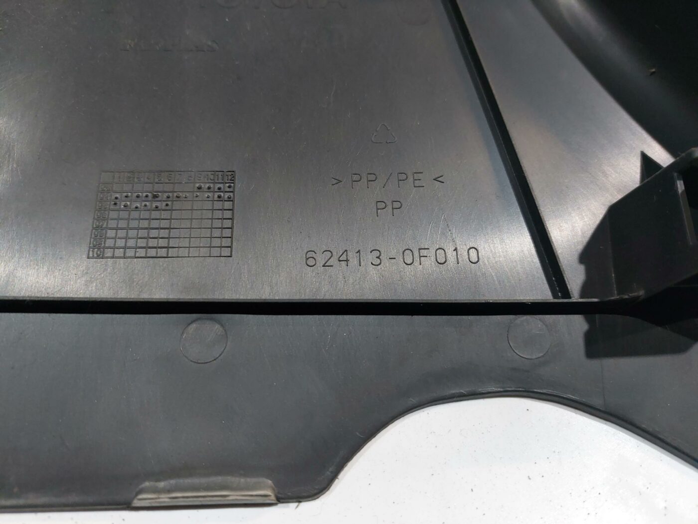 Vidējas salona statnes apdare priekš TOYOTA COROLLA VERSO 2006