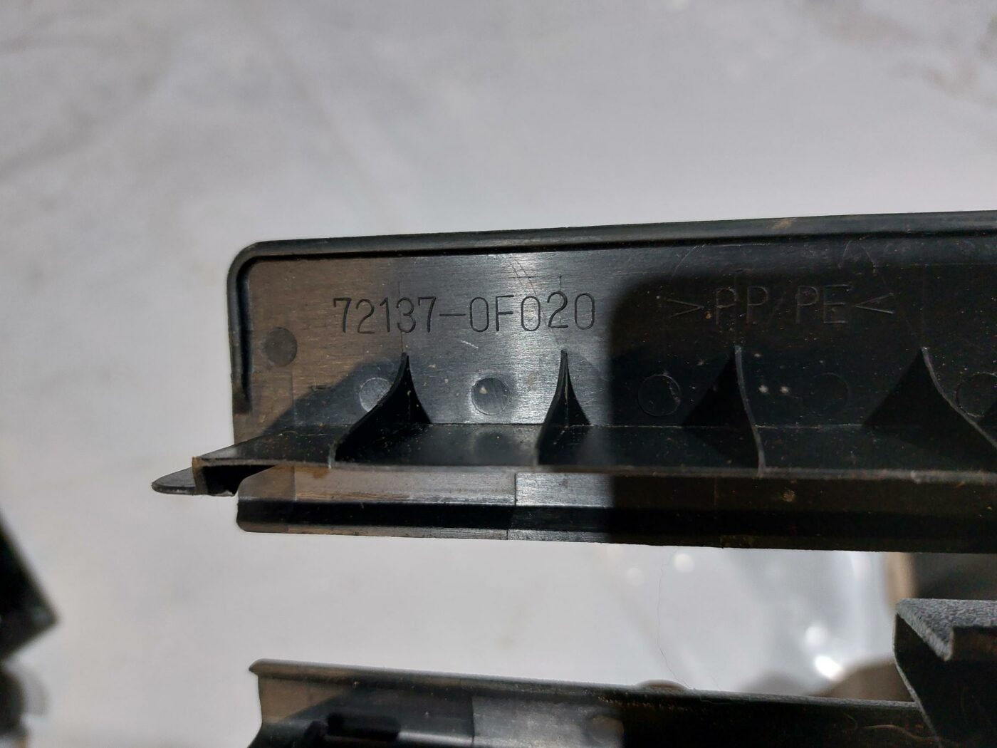 Aizmugurējā sēdekļa sliežu apdare priekš TOYOTA COROLLA VERSO 2006 3 Aizmugurējā sēdekļa sliežu apdare priekš TOYOTA COROLLA VERSO 2006