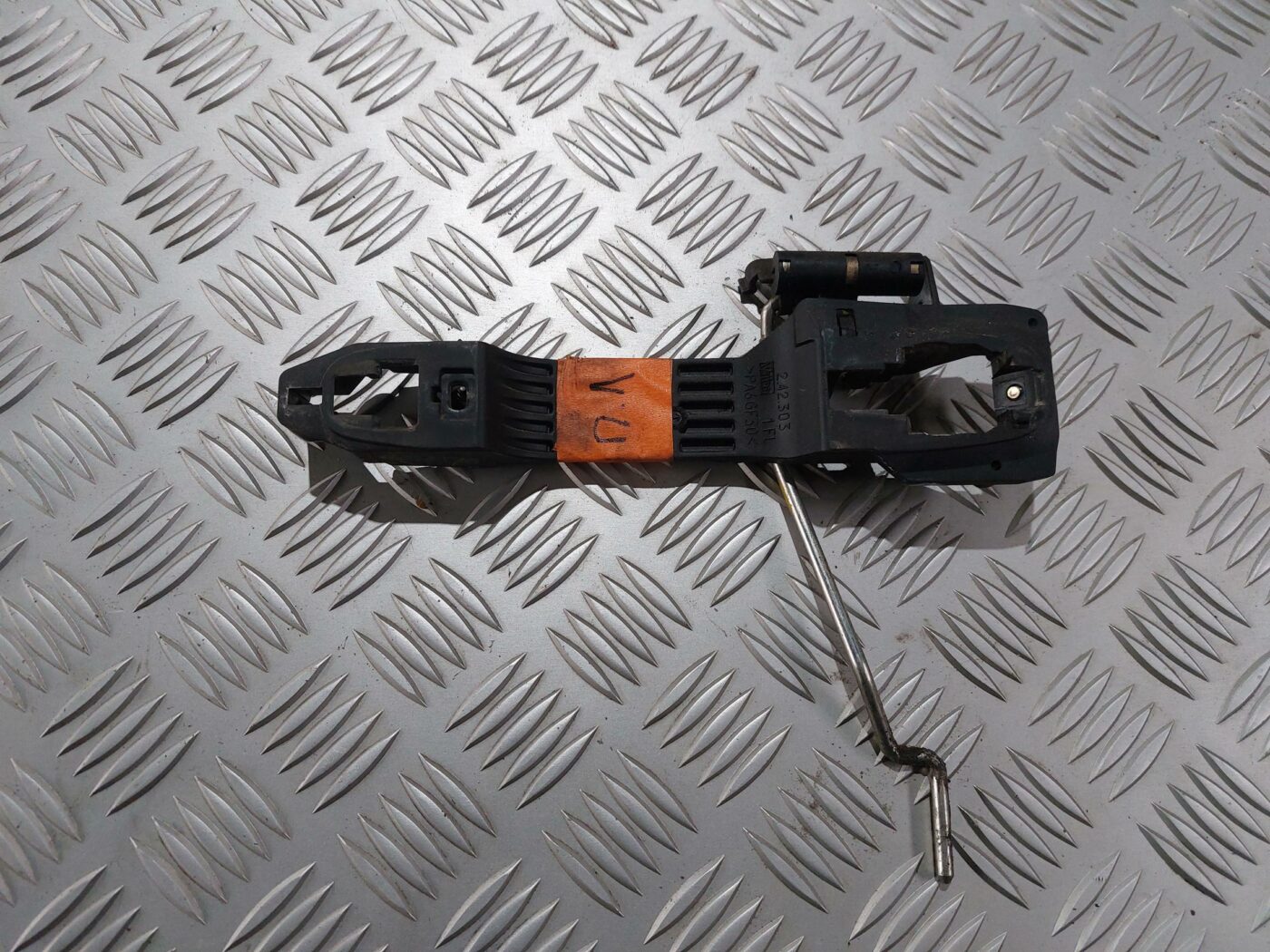 Durvju roktura iekšējais stiprinājums priekš TOYOTA COROLLA VERSO 2006 1 Durvju roktura iekšējais stiprinājums priekš TOYOTA COROLLA VERSO 2006