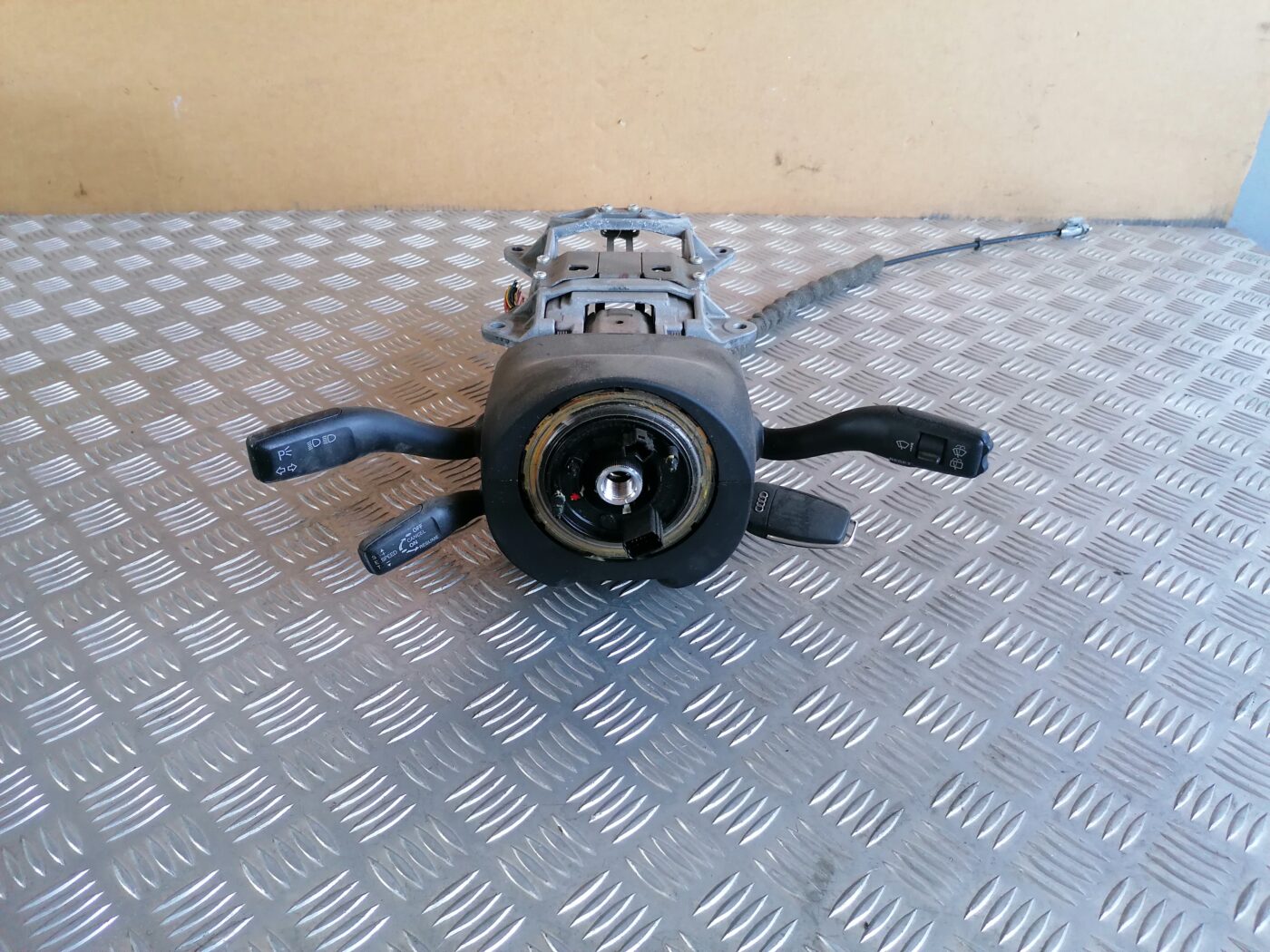 Stūres statne priekš AUDI A4 2007 1 Stūres statne priekš AUDI A4 2007