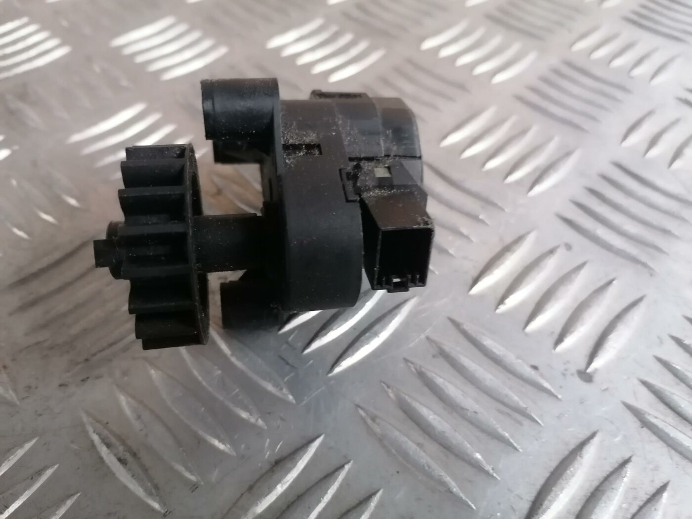 Apsildes sistēmas aktuators priekš FORD GALAXY 2005 3 Apsildes sistēmas aktuators priekš FORD GALAXY 2005